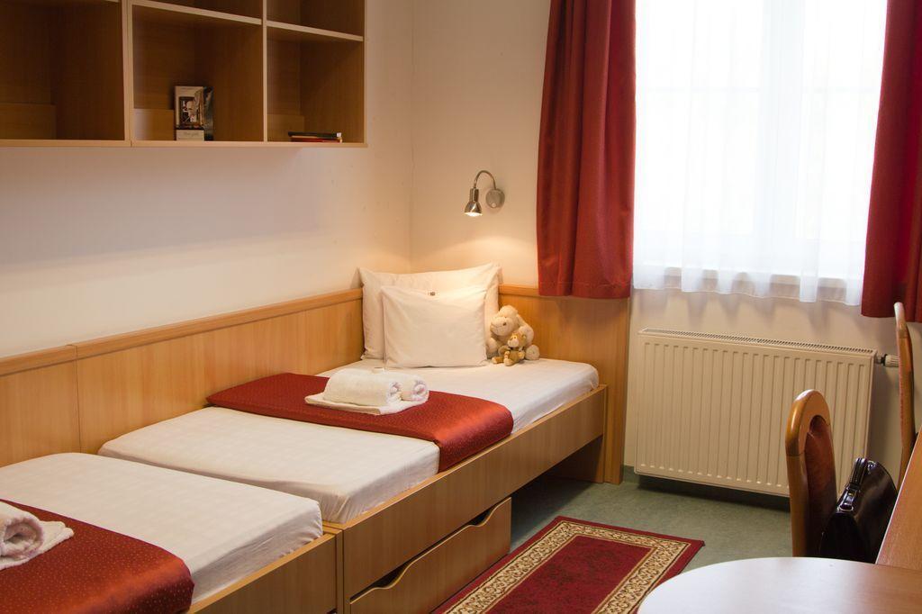 UNI HOTEL DI KOTTHON MISKOLC 3 Magyarorsz g HUF 14171 rt l